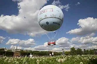 Ballon Generali bleu (2013–2018), en cours de décollage.