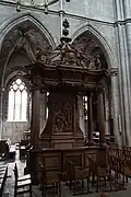 Banc d'œuvre sculpté.