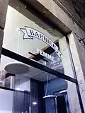 Vitrine de barbier pour femme.
