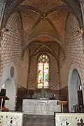 Le chœur. Le maître autel et le tabernacle.