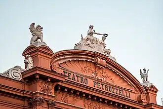 Fronton.