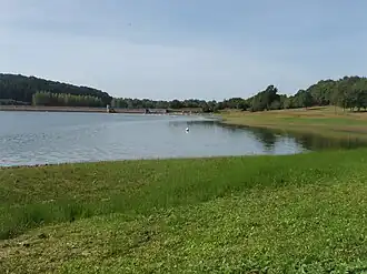 L'étang de Haute-Vilaine à l'est.