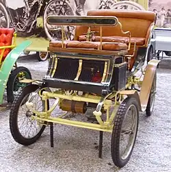 1897 : Vis-à-Vis Barré 1 cylindre. Musée national de l'automobile.
