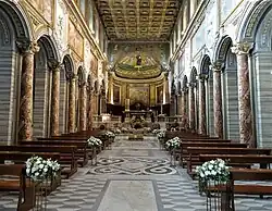 La nef centrale.