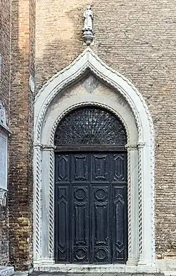 Portail du transept gauche.
