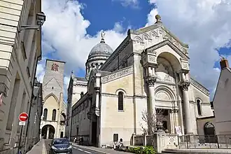 Image illustrative de l’article Basilique Saint-Martin de Tours