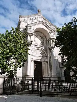 La façade Basilique Saint-Martin de Tours, construite sous l'épiscopat de Brice, au début du Ve siècle.
