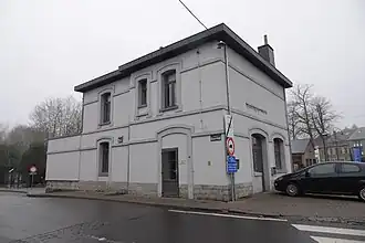 Côté rue.