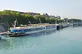 Bateaux de croisières à quai à Lyon.