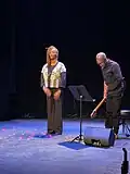 Emmelyne Octavie et Thierry Salomon sur la scène de l'Espace Noriac à Limoges pour Battements de mots, Zébrures de mars 2022.