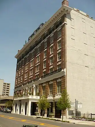 The Battle House Renaissance Mobile Hotel & Spa à Mobile (Alabama)), membre depuis 2009.
