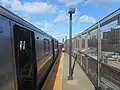 Un train R68 en attente