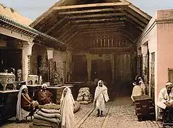 Photo d'un bazar à la fin du XIXe siècle.