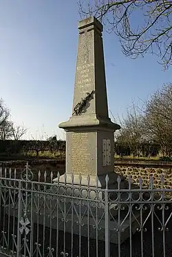 Le monument aux morts.