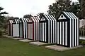Cabines de plage à l'Astir Palace, complexe hôtelier de Vouliagméni