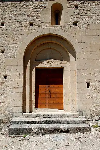La porte romane.