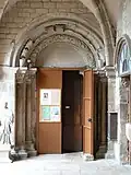 Portail de l'église.