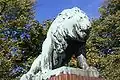 Lion de gauche sur le Bürgertorbrücke de Lübeck