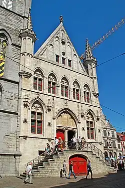 La façade.