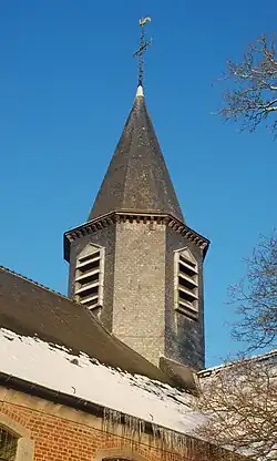 Le clocher.