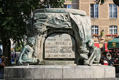 Plaque.