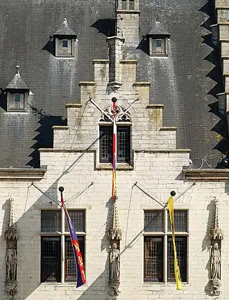 Pignon à gradins.