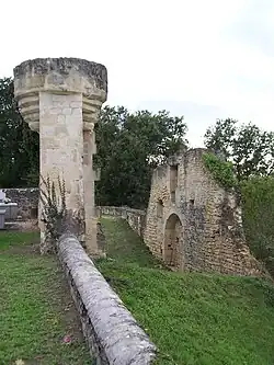 Les ruines du prieuré (oct.&nbsp;2012)