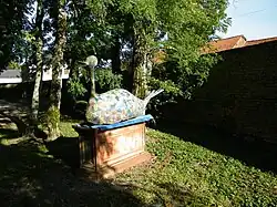 Décoration, à l'entrée du château en 2007
