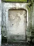 Porte seigneuriale.