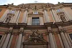 La façade.