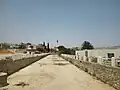 Oued (à sec) vu depuis la rue Farhat-Hached.