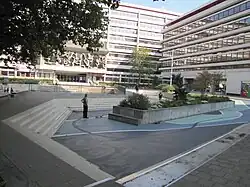 Terrain de jeu et gestion des eaux Benthemplein dans le quartier Agniesebuurt