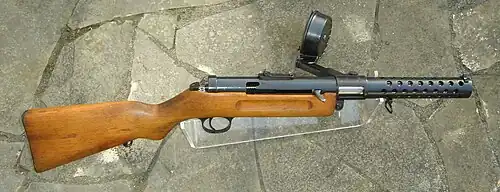 Le Bergmann MP 18.1 (Maschinenpistole 18) fut le premier pistolet-mitrailleur utilisé en grande quantité, durant la Première Guerre mondiale.