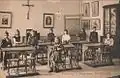 Une salle de classe (vers 1905).