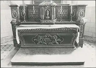 Le maître-autel.