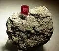 Beryl rouge - Violet claims, Wah Wah Mts, Beaver County, Utah, États-Unis, 3,2×3×1,6&nbsp;cm