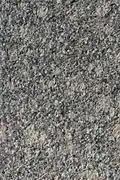Granite bouchardé