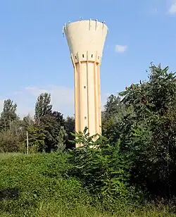 Le château d'eau.