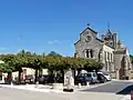 La place devant l'église Notre-Dame (sept.&nbsp;2009).
