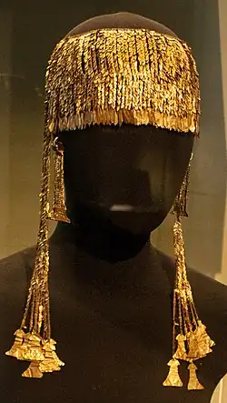 Diadème en or du « Trésor de Priam ». Troie, v. 2500-2300 av. J.-C. (Musée Pouchkine).