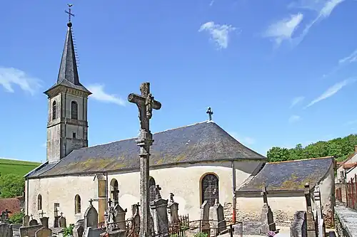 Croix du cimetière Classé MH (1990).