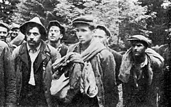 Des membres du groupe "Bira" capturés par des soldats de l'armée polonaise dans la région de Zatwarnica.