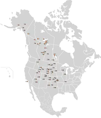 Répartition des troupeaux de bisons des plaines sur les terres publiques et des troupeaux de bisons des bois captifs ou en liberté en Amérique du Nord en 2003.