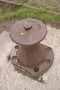 Un ancien cabestan du port fluvial de commerce.