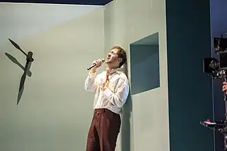 Björn Holmgren interprétant Rädda mig.
