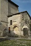 Salle capitulaire et portes.