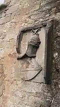Blason des Nerpol, façade sud.