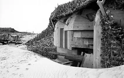 Casemate et son canon de 105mm