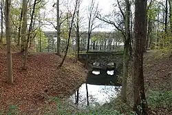Pont à galerie à l'arrière du viaduc de Vilvorde