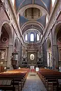 Nef, chœur avec Adoration du Saint-Sacrement